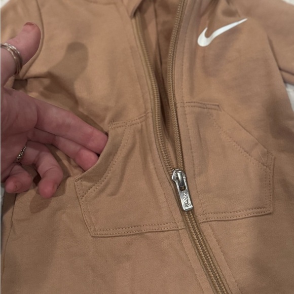 Nike Essentials Baby Hooded Coverall - Picture 6 of 11